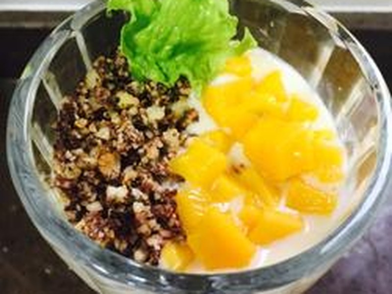 什锦水果奶昔