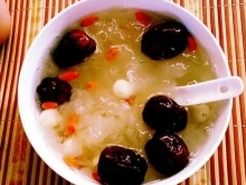 红枣银耳莲子羹