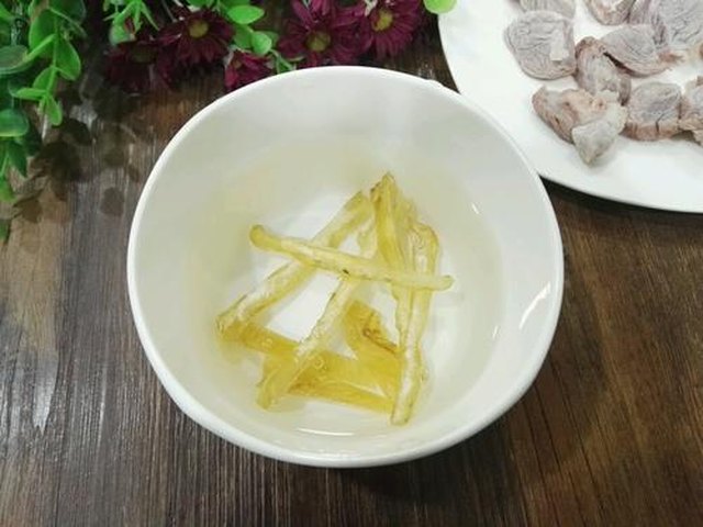 【鱼胶炖鸡汤】步骤4