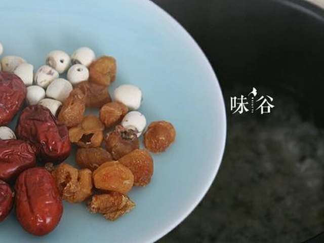 【桂园莲子银耳糖水】步骤4