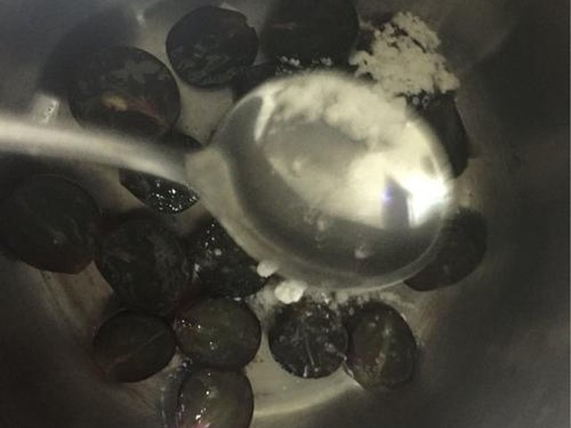 【葡萄淡奶冰淇淋】步骤2