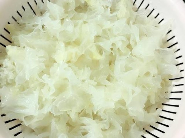 【冰糖雪耳鸡蛋糖水】步骤3