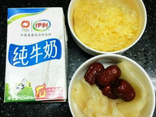 【花胶雪耳炖奶】步骤2