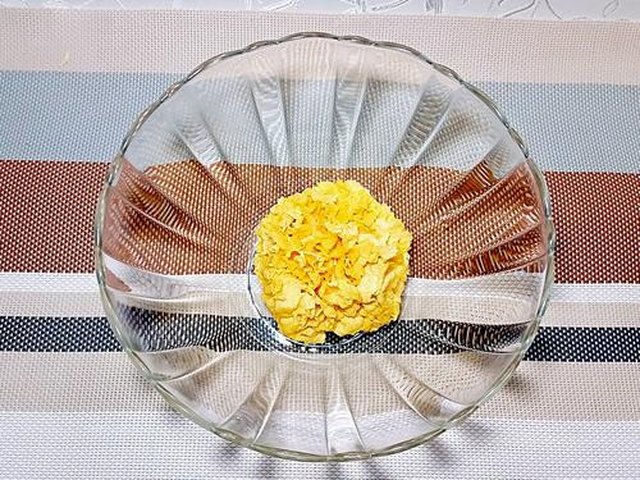 【銀耳蘋果紅棗桂圓羮】步骤1制作图解